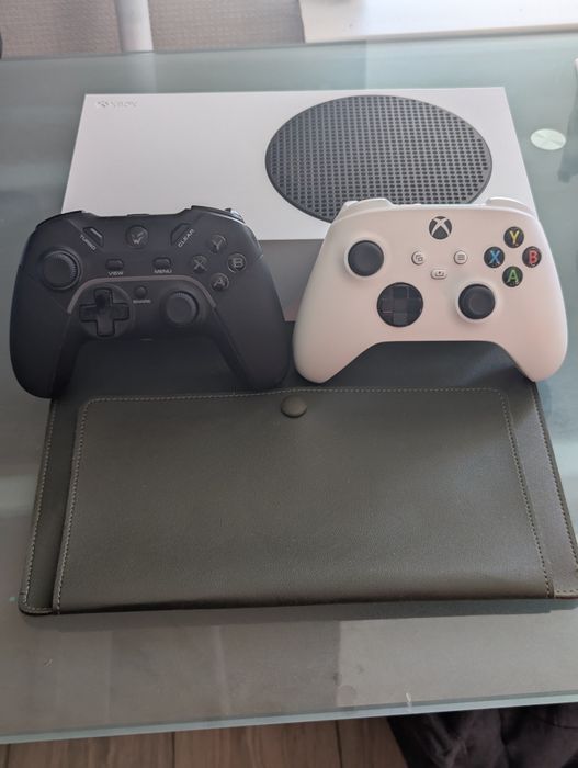 Xbox Series S | Отличное состояние | 2 геймпада + игры
Под