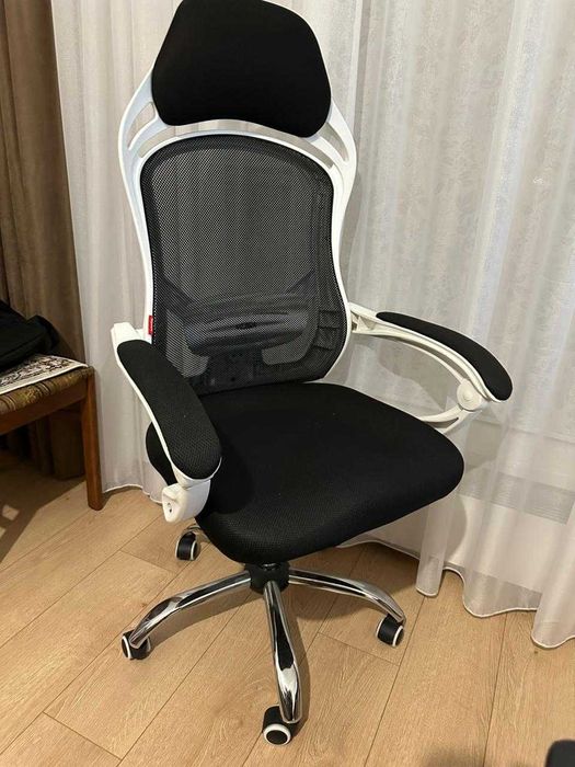 Продам компьютерное кресло в идеальном состоянии