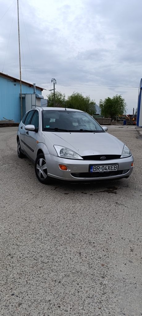 Vând Ford focus 1,6 benzină