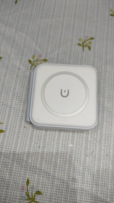 Căști Samsung Galaxy buds 3 și   încărcător wireless