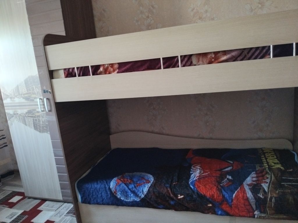 Срочно продам 2х-ярусную кровать!