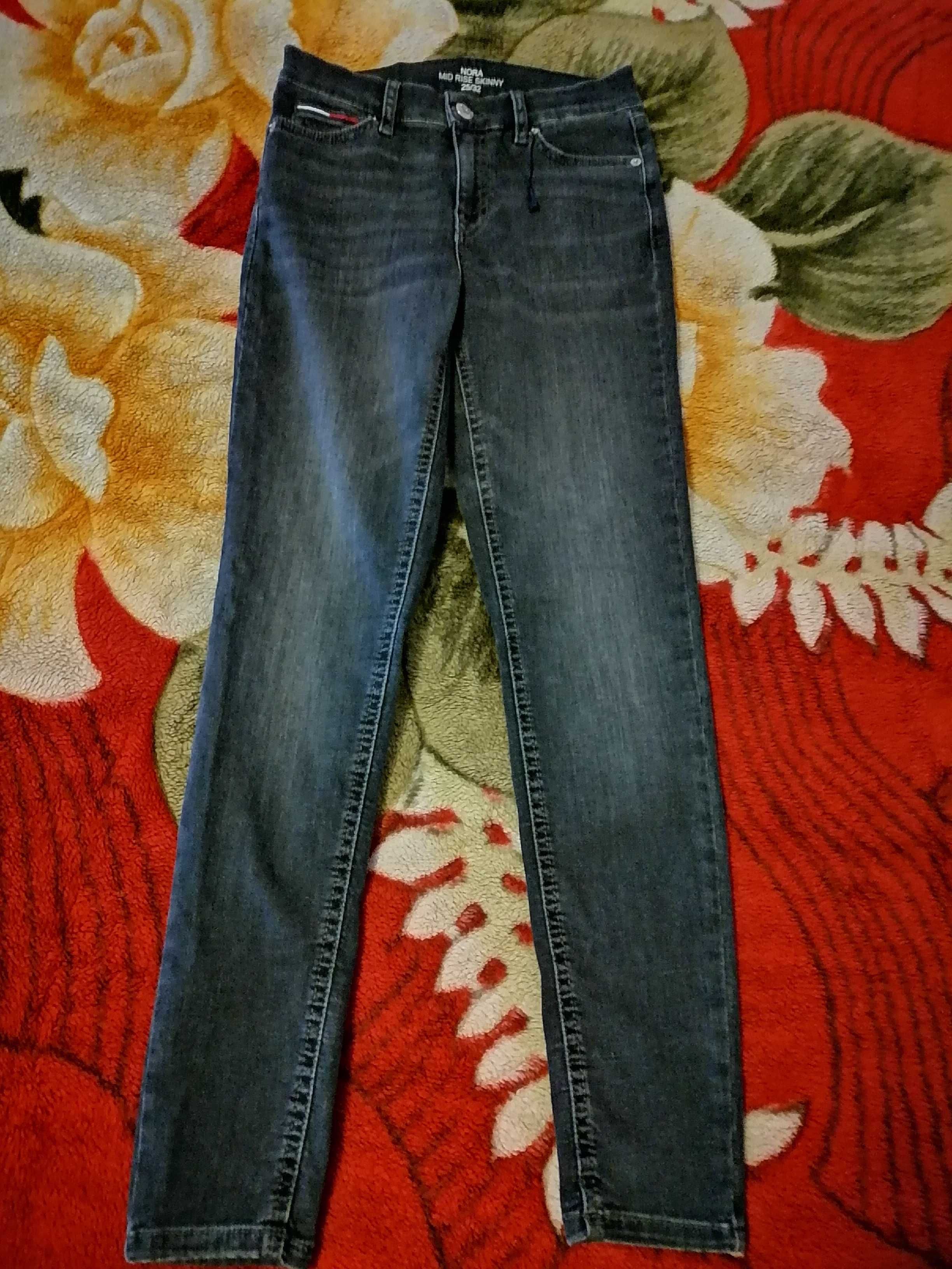 Tommy Jeans NORA Mid Rise Skinny Jeans mas. 25/32 - Noi