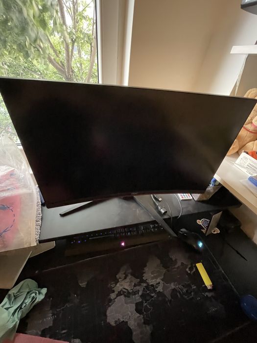 Monitor Gaming curbat AOC 144hz 1ms