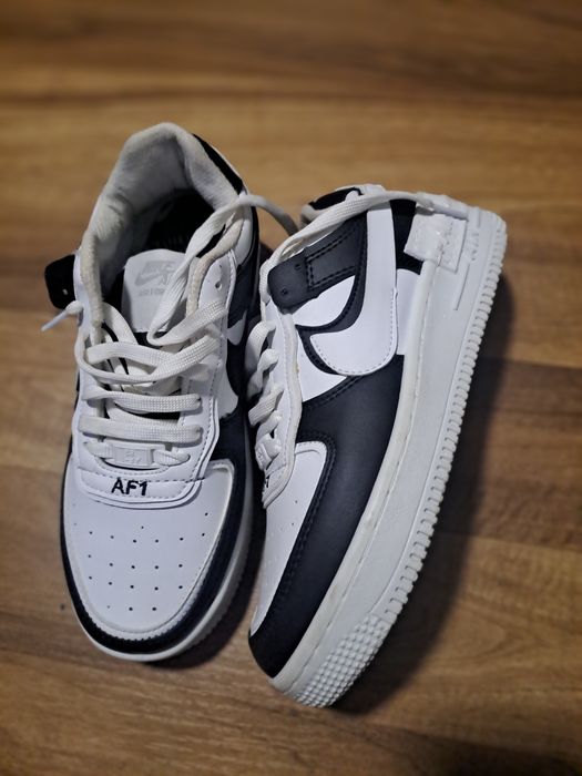 2 perechi de adidași