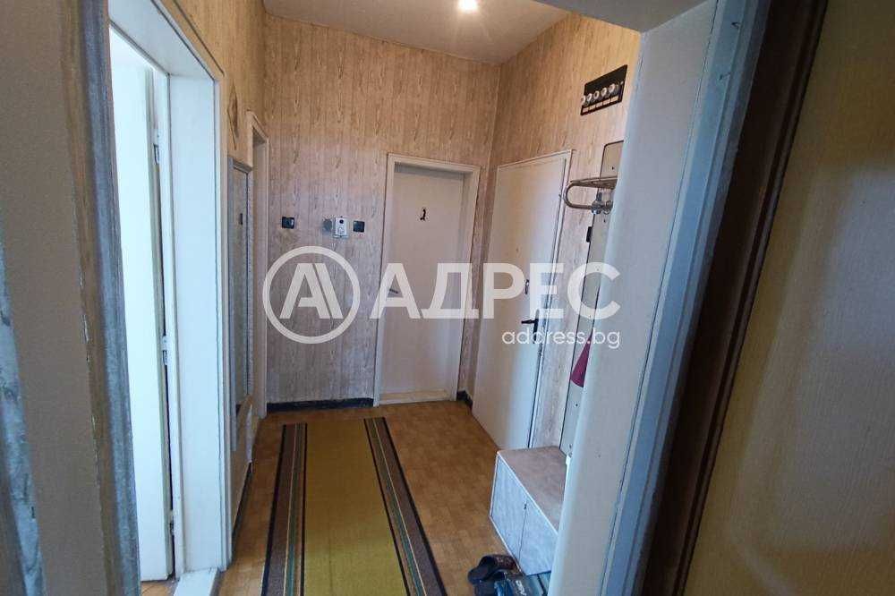 Тристаен апртамент в центъра на гр. Разград