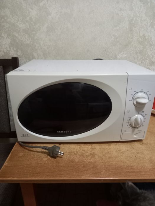 Продам микроволновку SAMSUNG