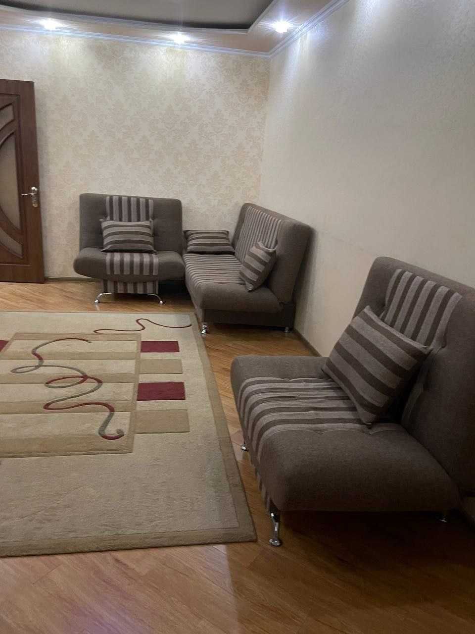 м.Буюк Ипак Йули Буз Базар 2-комн 1/4 60 м² ремонт меб/тех 77-серия