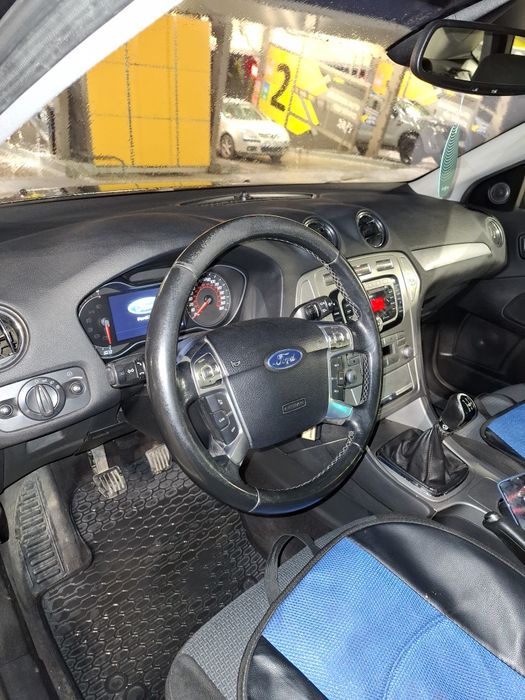 Vând Ford Mondeo  MK4 1.8