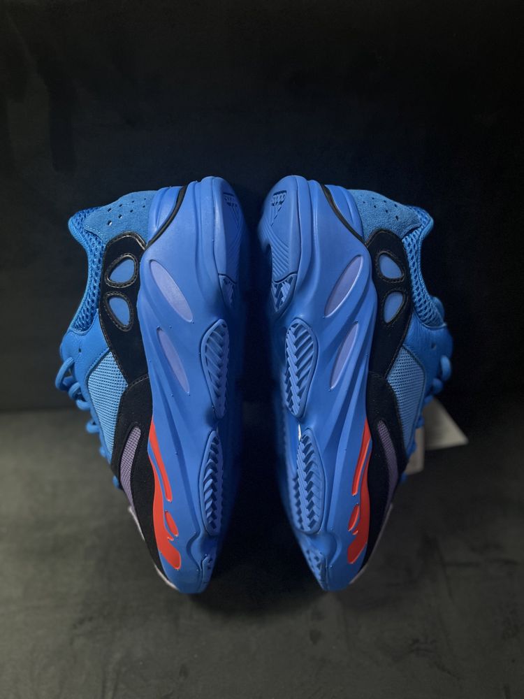 Adidasi Adidas Yeezy 700 Blue