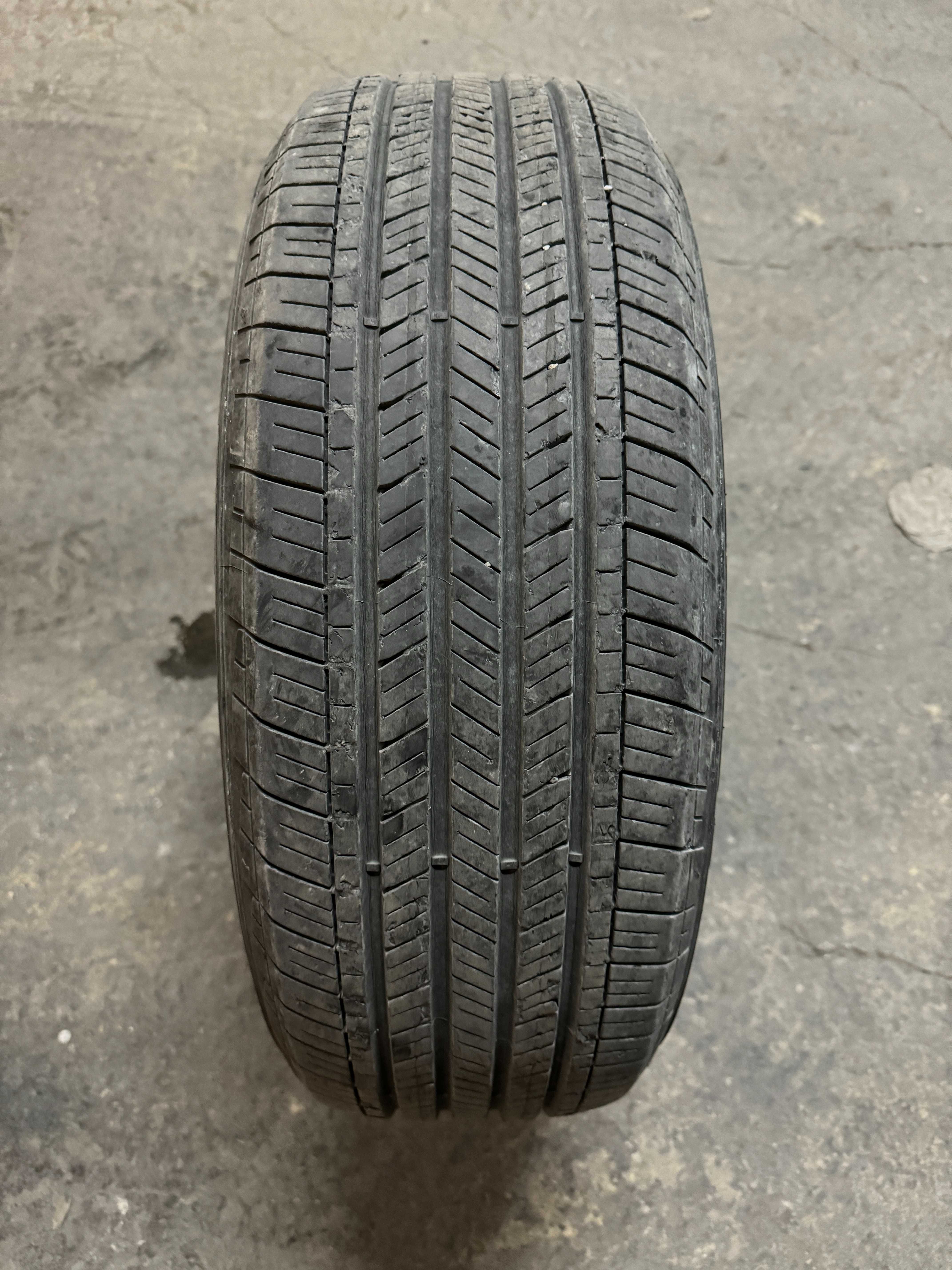 Всесезонни гуми Goodyear 215/65 R17, 4 броя, за SUV или джип