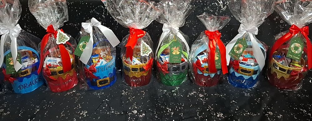 Cosulete personalizate cu nume si dulciuri