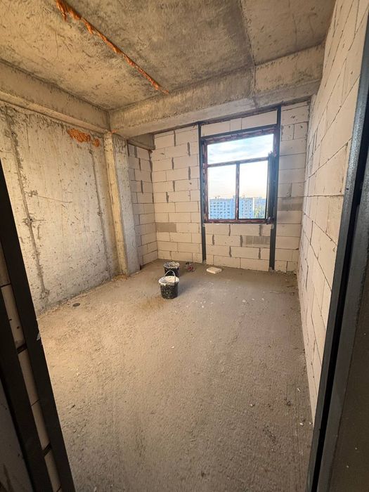 Sky avenue Sergeli 8 navastroyka uy sotiladi