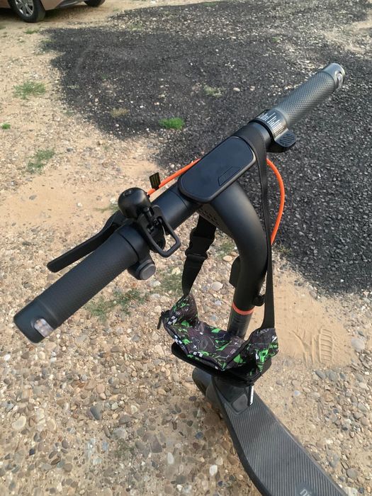 Vând Ninebot E2  PRO 2025