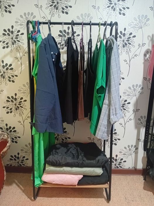 Вешалка с полкой. Платяной шкаф. Угловой полка. Диван тахта.