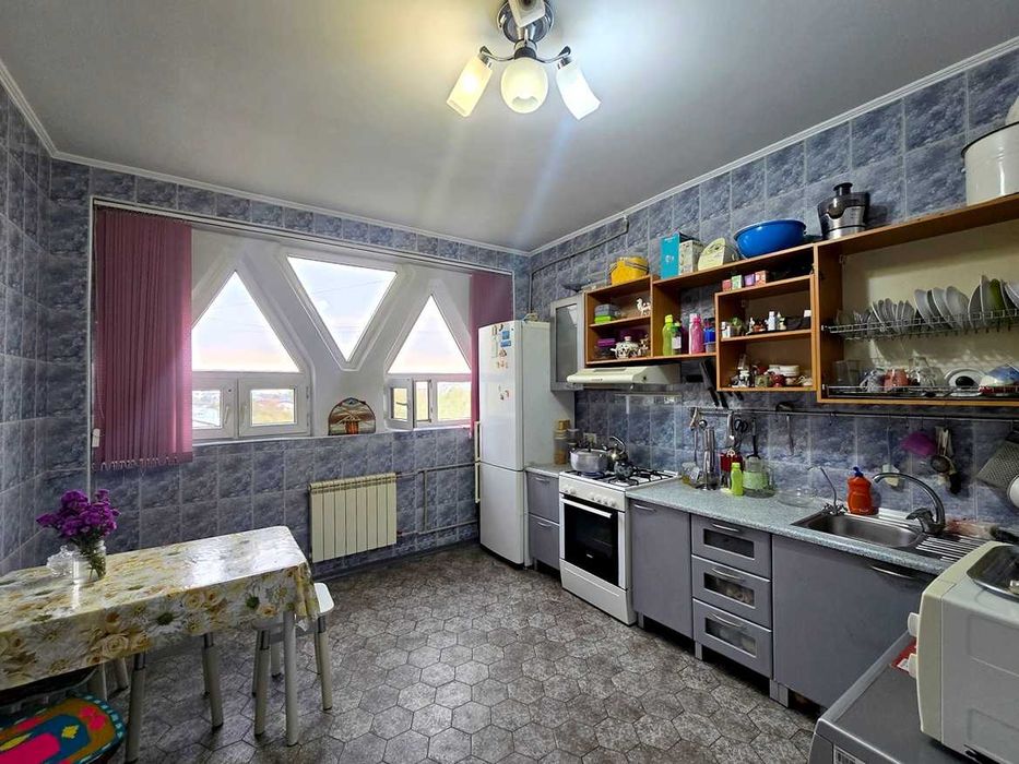 Продам 4-комнатную квартиру Орбита 2