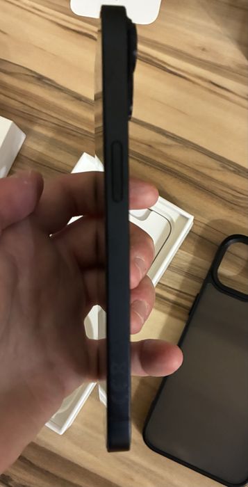 Iphone 14 128 GB + зарядно,калъф,протектор