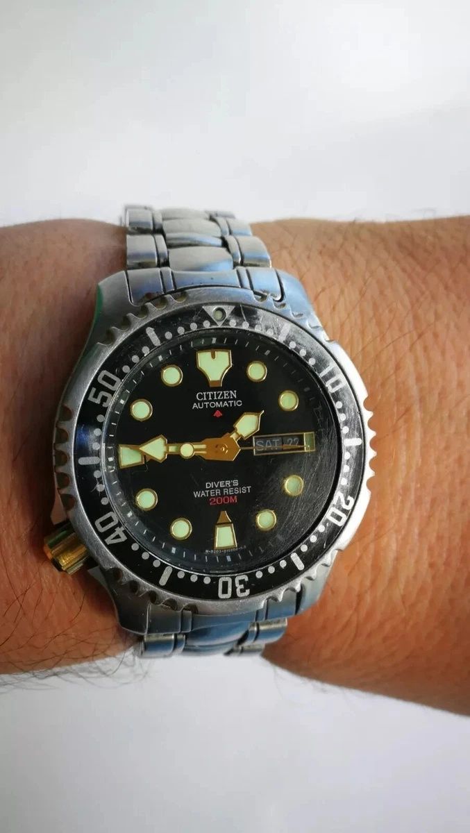 Citizen Automatic Promaster Ref.8203-S034132 Diver's 200 mana dreapta