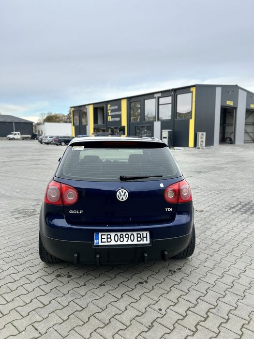 Продавасе голф 5 1.9 тди