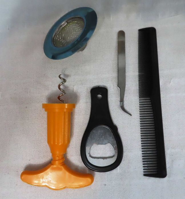 piepten(250 buc.),pensete(50),tirbuşon(40),protecţie chiuvetă(90)