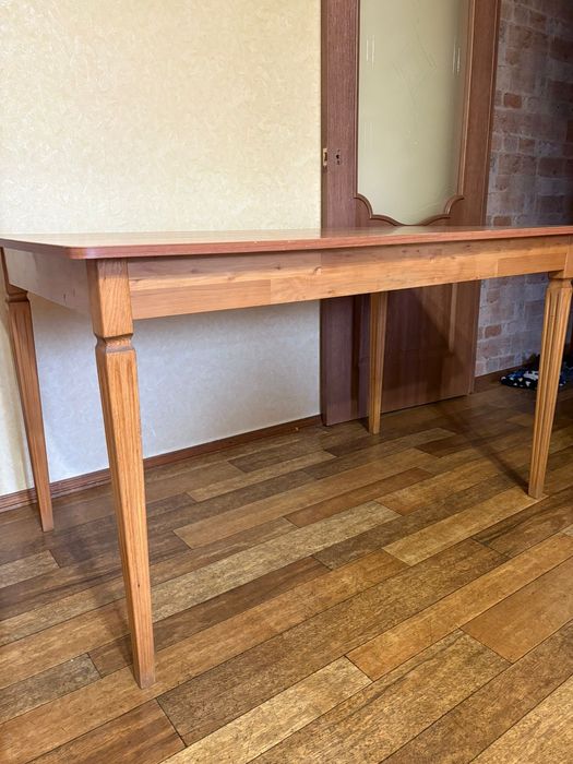 Стол ручной работы, полностью из дерева