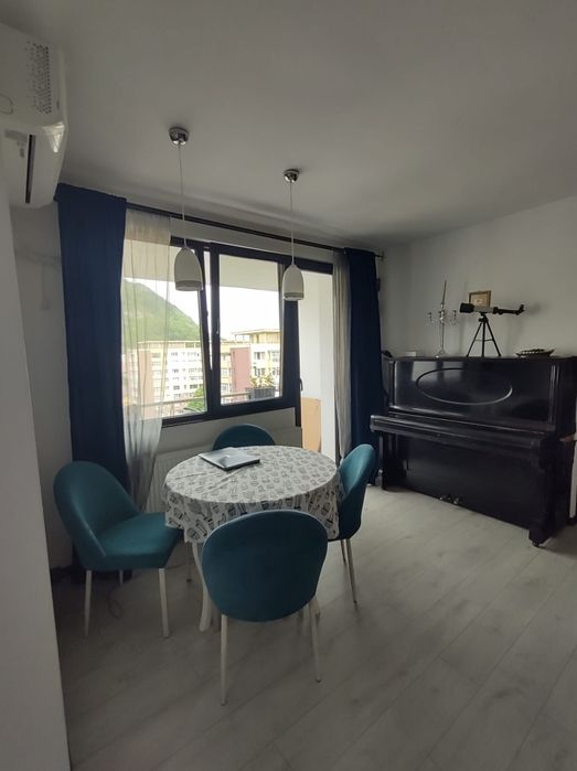 Închiriez apartament 3 camere