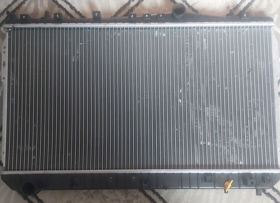 Продам б/у радиатор джентра