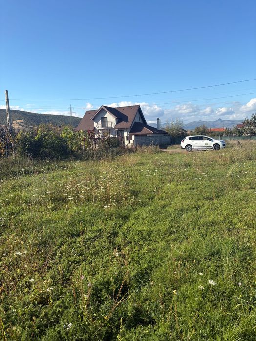 TEREN pentru case; P+1+M; 2 ter de 600 m2, total 1200m2. La str 38m