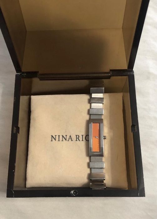Часы женские  Nina Ricci