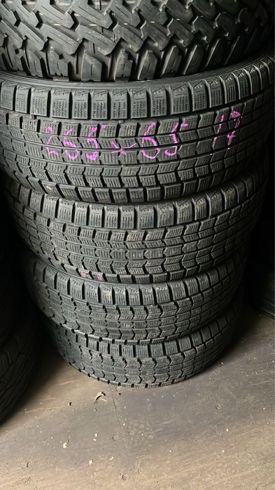265/65/17 резина  Dunlop зимняя