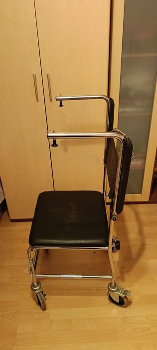 Инвалиден комбиниран стол за възрастни хора