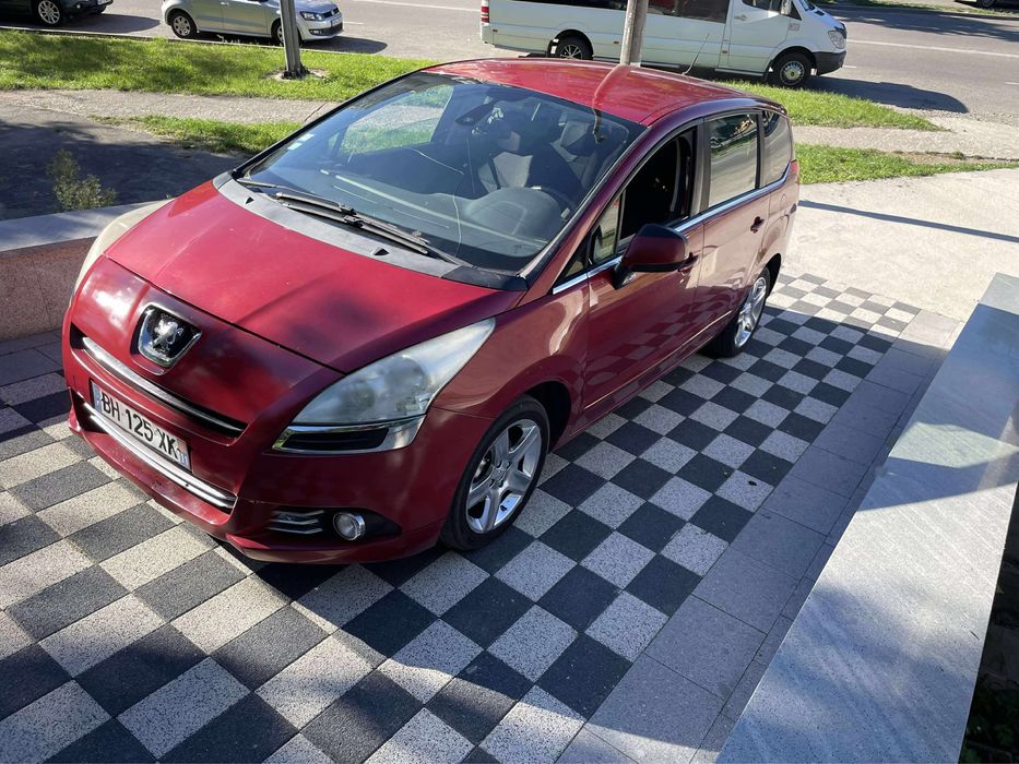 Vand Peugeot 5008 din 2011 euro 5 numere de franta