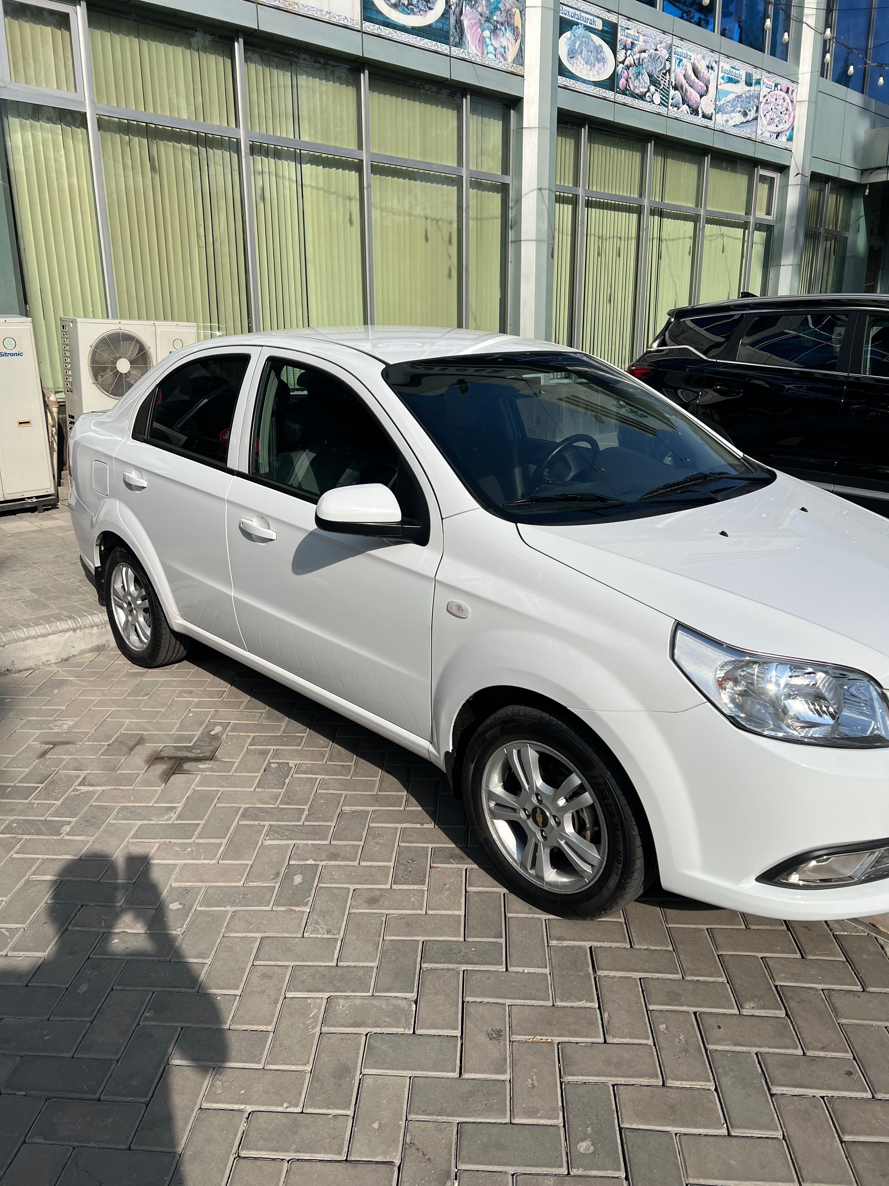 Автомобил Chevrolet nexia 3