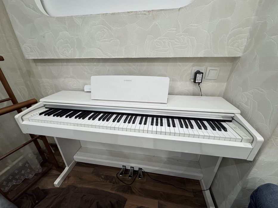 Продам фортепиано yamaha состояние новое