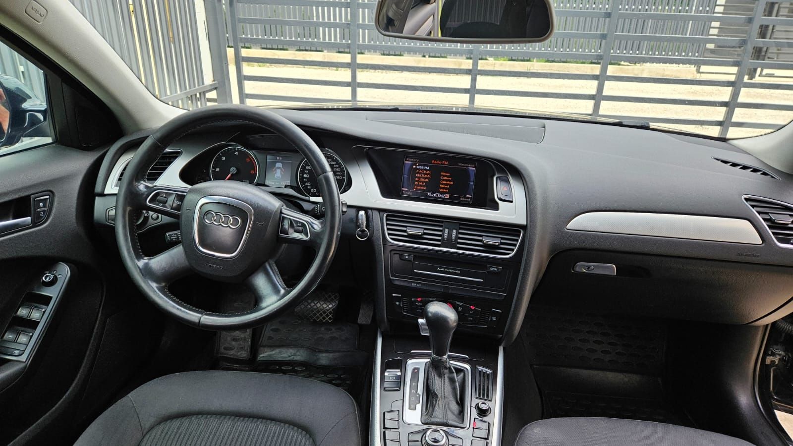Vând Audi A4 2010