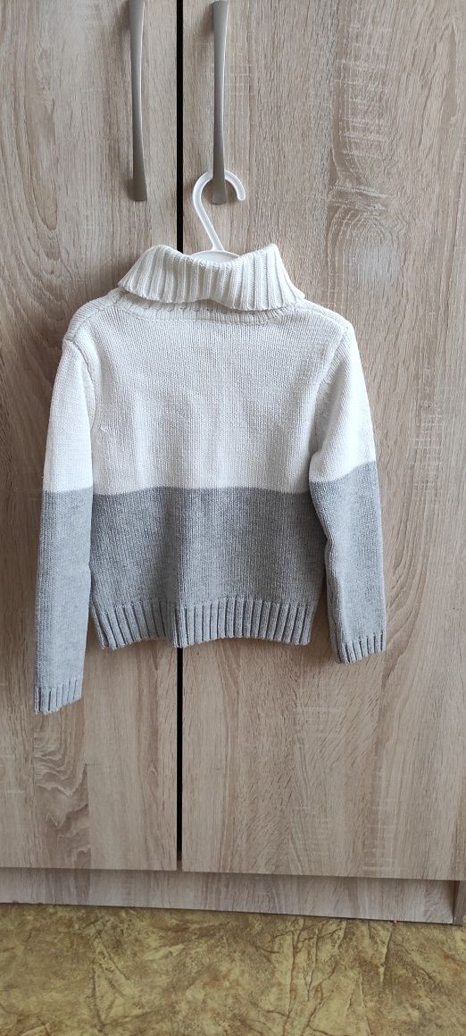Продаётся свитер