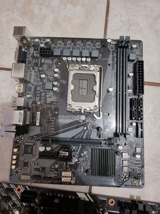 Lot Placi video Rtx Rx R9 ,placi de baza Am5 Am4 12th gen pentru piese