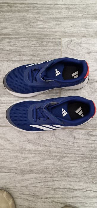 Adidasi marimea 38