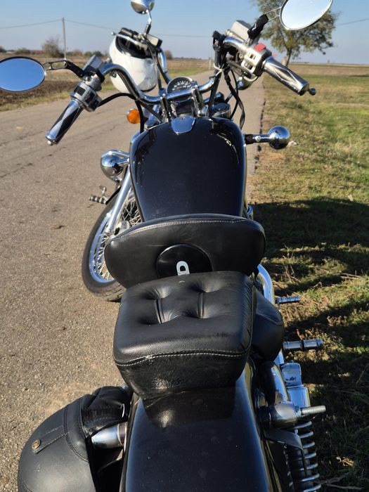 Suzuki Intruder VS 800