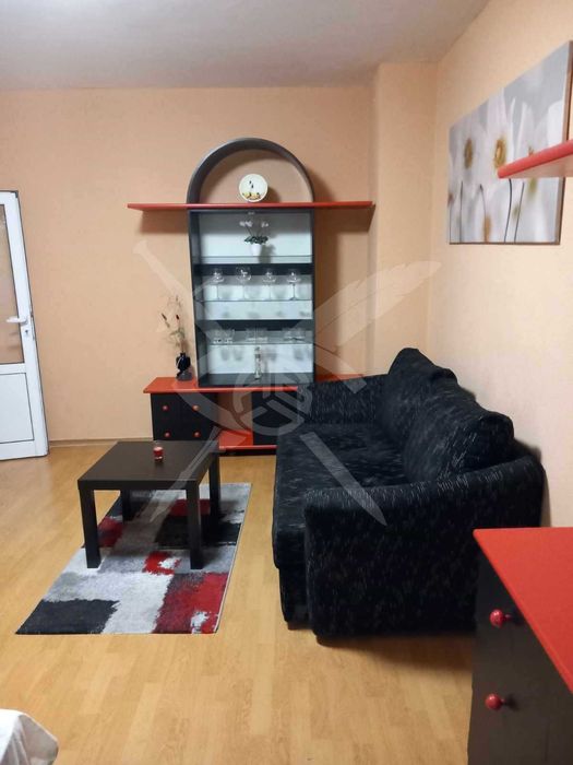 Дава се под наем Двустаен апартамент в Варна, Цветен квартал - 60 кв.м за 350 € - Снимка #2