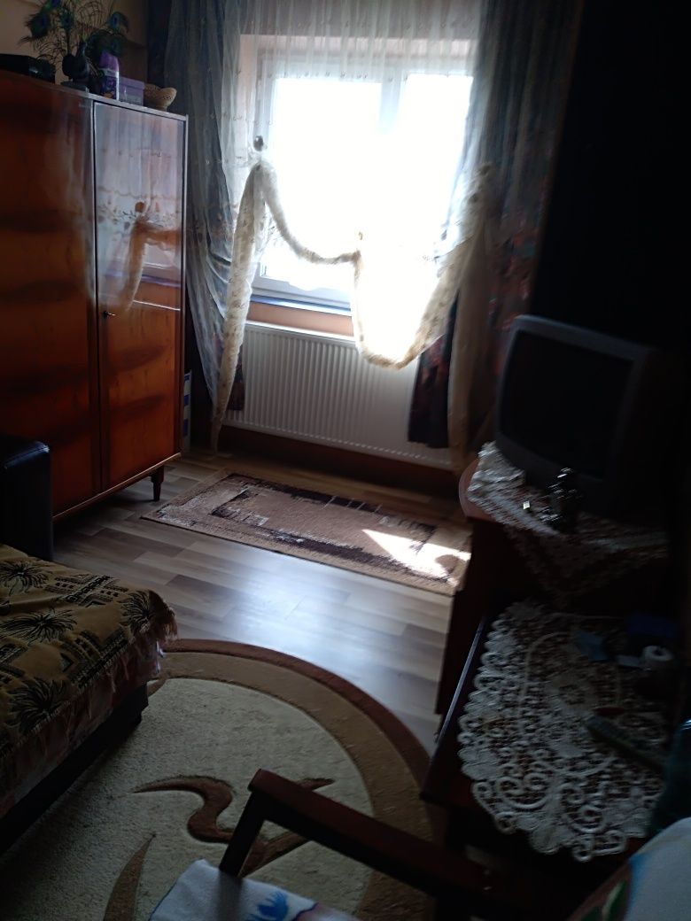 Apartament( garsoniera) etaj 3 cu imbunatatiri