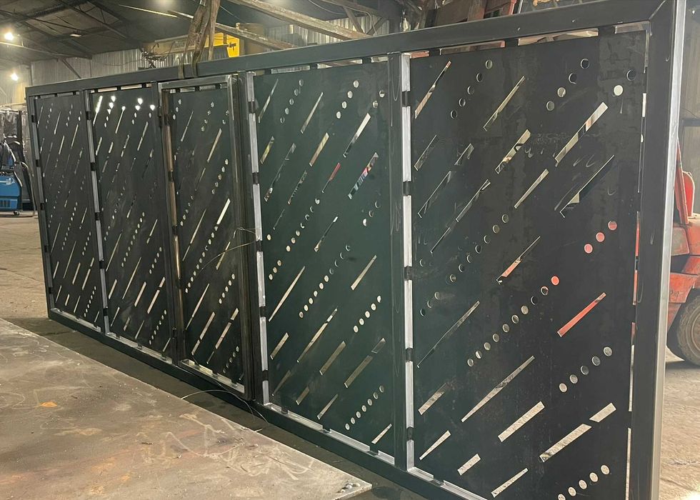 Placi metalice si gusee pentru hale metalice - debitare pana la 35mm