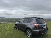 Toyota Rav4 4x4 cu kilometrii puțini