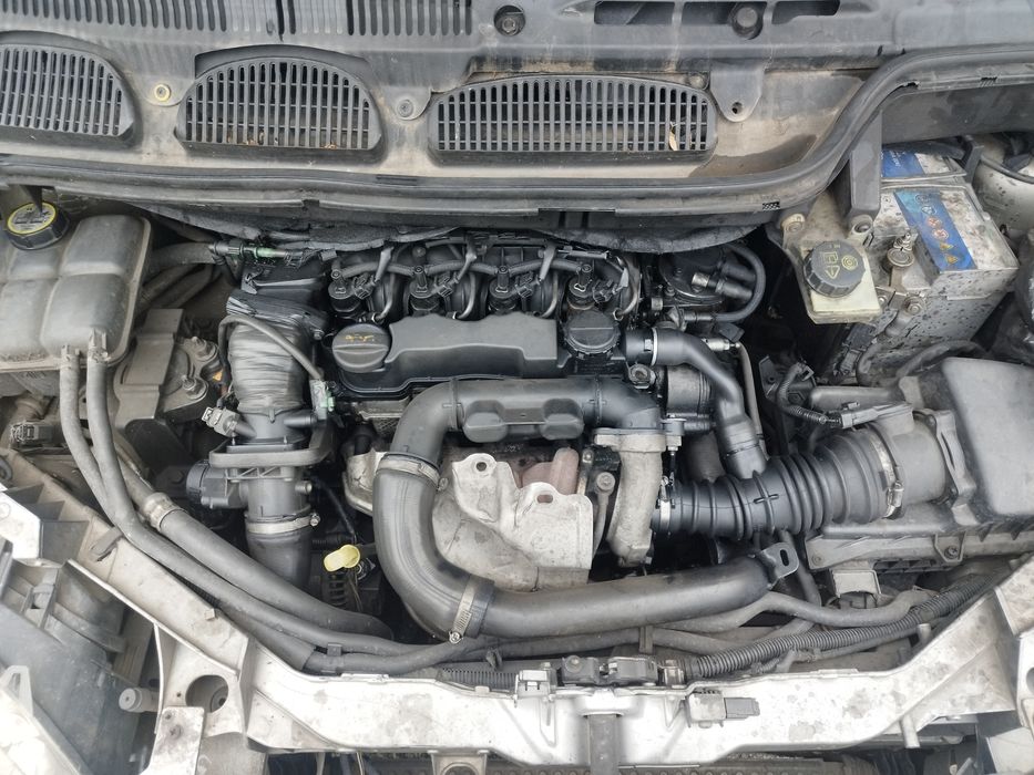 Ford Focus C max цяла или на части 1.6 дизел 90/110кс 2007

Изпращаме