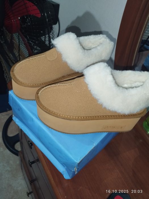 Угги женские ,новая