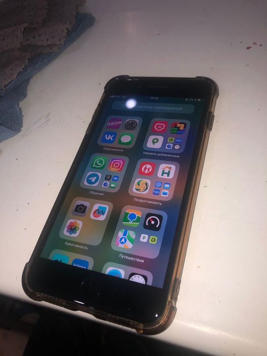 Продам Айфон 8 plus