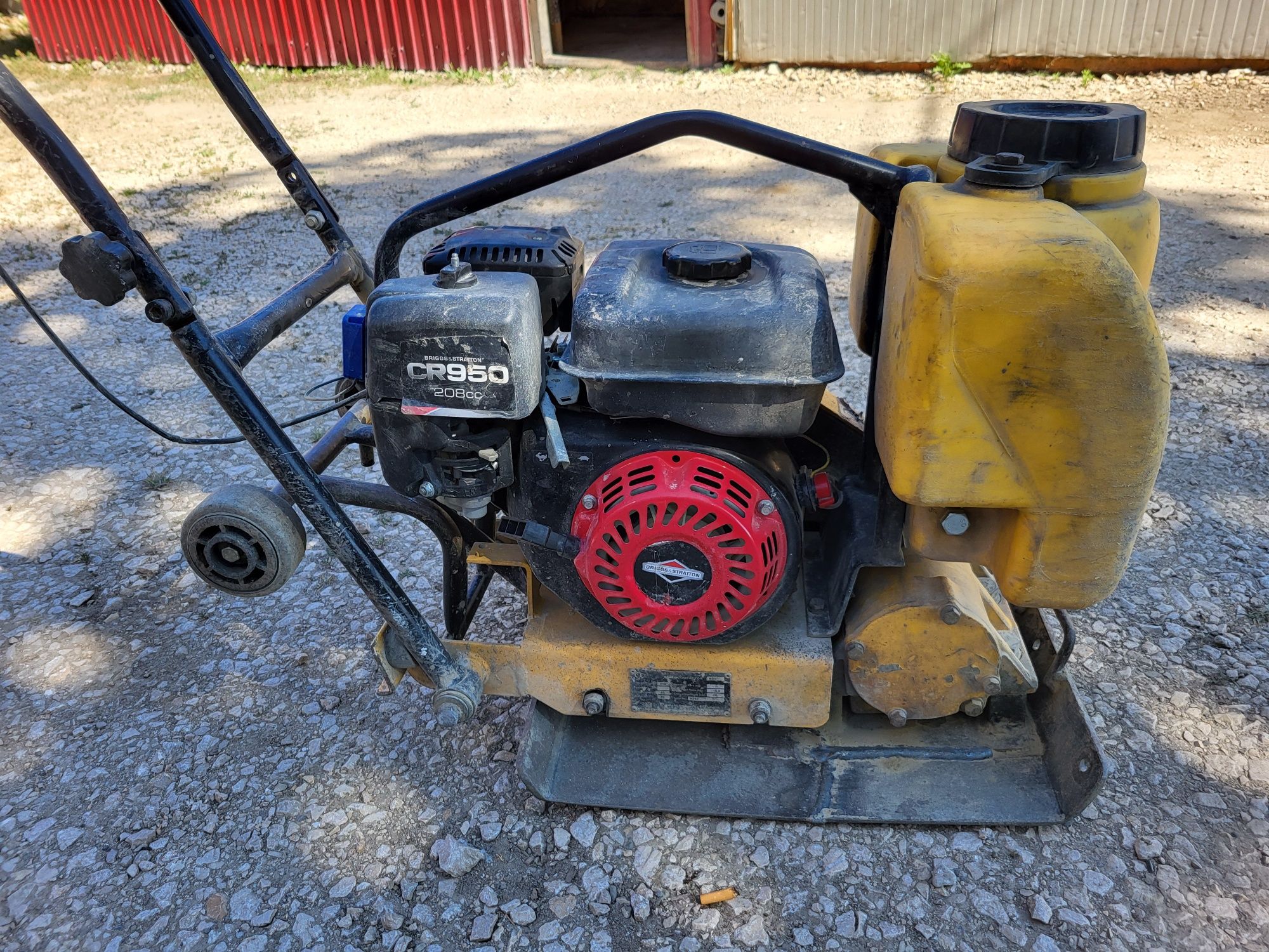 De vanzare placa vibranta/compactor Masalta motor Briggs and Stratton
