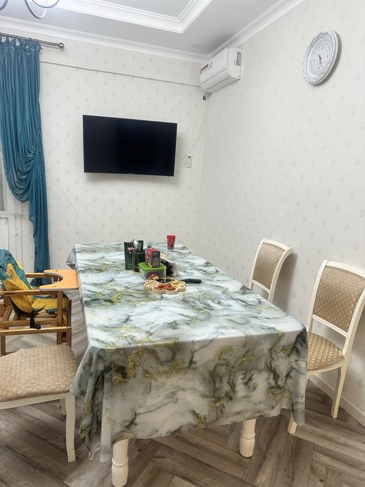 Стол кухонный обеденный