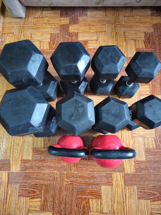 Set Gantere Hexagonale 30kg, 20kg, 12,5kg si 10kg