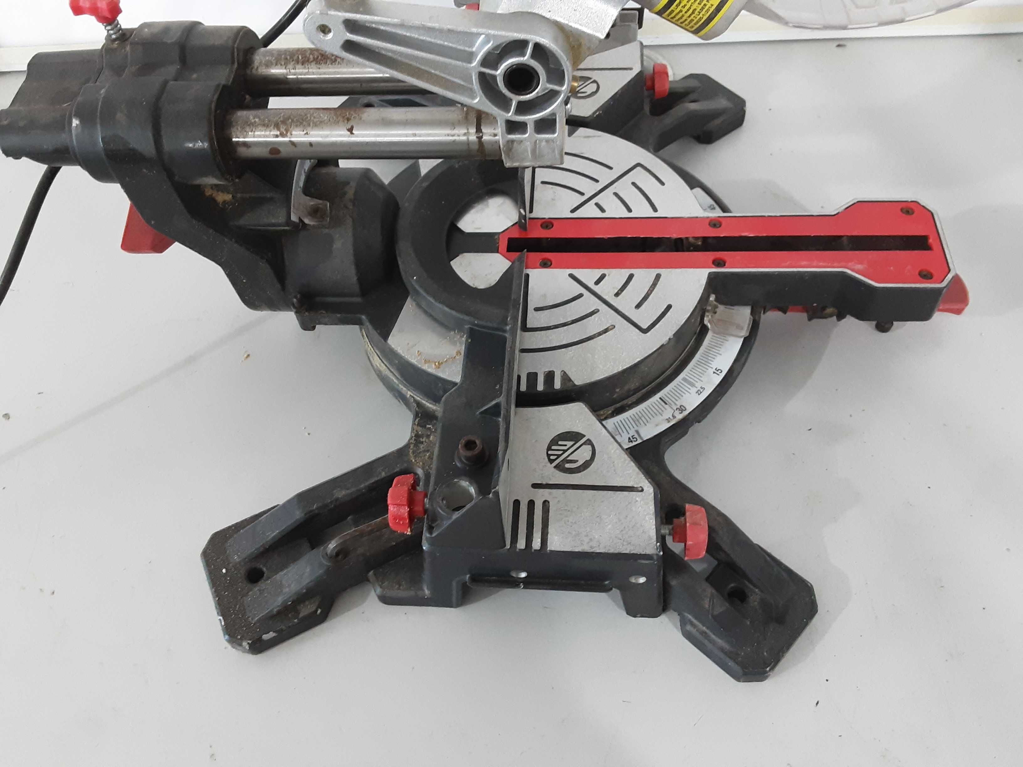 Циркуляр пендула - Wickes 1500W / 210mm