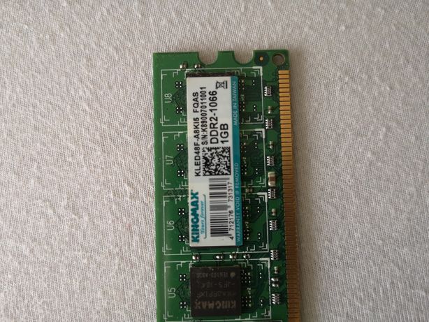 Vând memorii DDR 2 1066 1gb